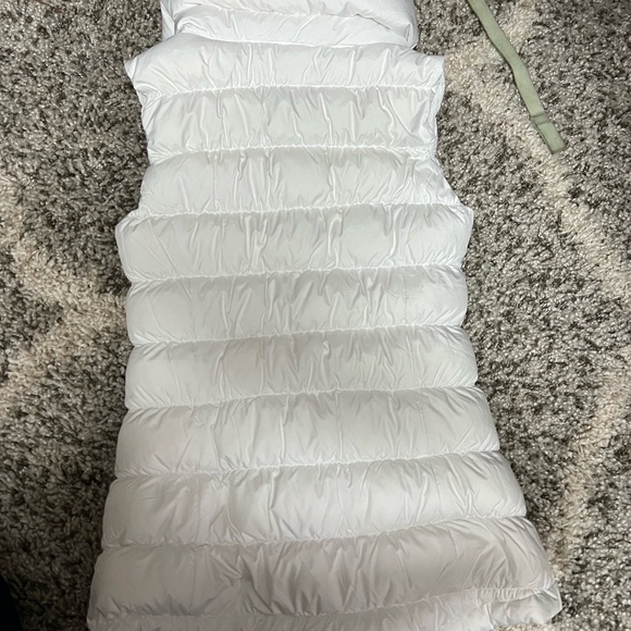 Athleta white puffer vest - Picture 2 of 4